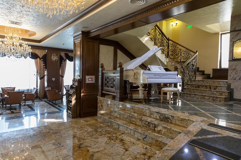 Hotel Giuliano Bragadiru Exteriör bild