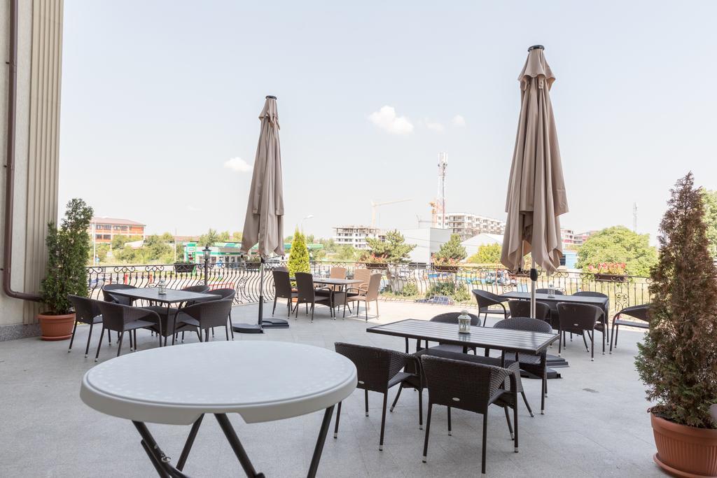 Hotel Giuliano Bragadiru Exteriör bild
